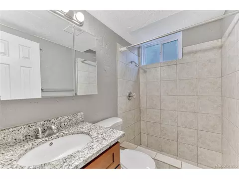 5537 Sable St, Denver, CO 80239 photo 31