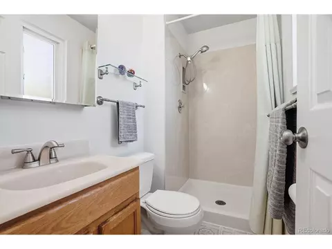 Bath - 7144 Beech Ct, Arvada, CO 80004 photo 2 of 3