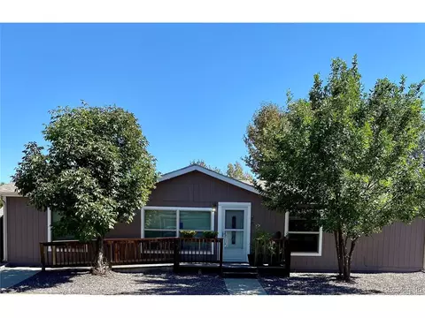 207 Spruce Ave, Lochbuie, CO 80603
