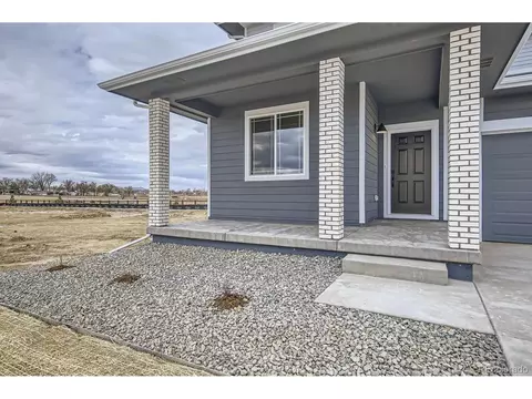 Exterior - 46418 Heritage Ave, Bennett, CO 80102 photo 3 of 7
