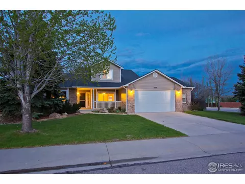 907 Vista Ct, Windsor, CO 80550 photo 2