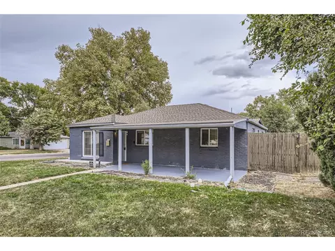 992 Uvalda St, Aurora, CO 80011