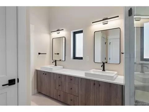 Bath - 378 E Agate Ave #3B, Granby, CO 80446 photo 2 of 6