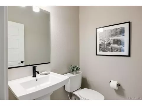 9740 E 61st Pl, Denver, CO 80238 photo 17