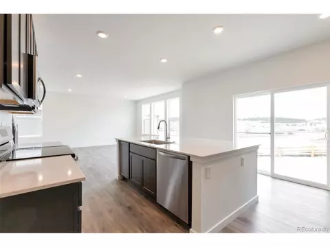 698 Yankee Boy Loop, Elizabeth, CO 80107 photo 5