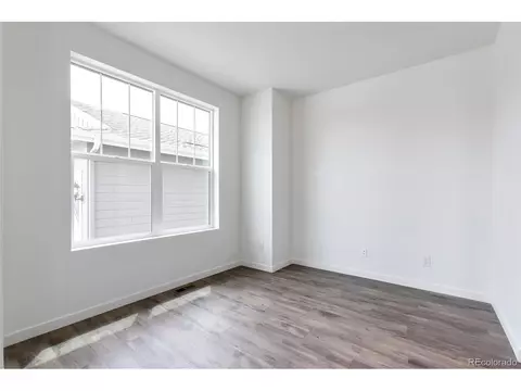 698 Yankee Boy Loop, Elizabeth, CO 80107 photo 3