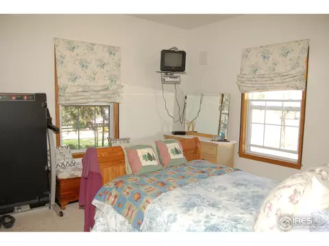 110 E Iowa Ave, Berthoud, CO 80513 photo 14