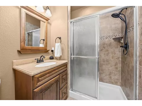 Bath - 22389 E Chenango Dr, Aurora, CO 80015 photo 4 of 4