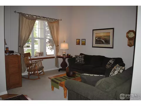 2512 Eagleview Cir, Longmont, CO 80504 photo 2