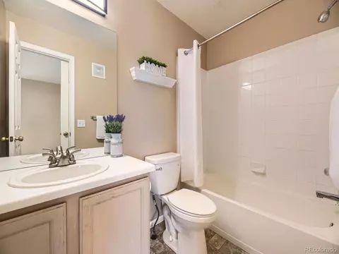 12265 E 2nd Dr, Aurora, CO 80011 photo 12