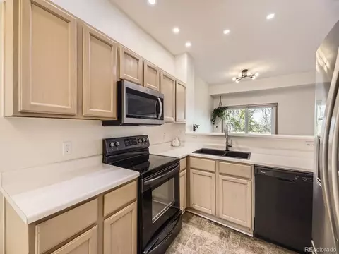 12265 E 2nd Dr, Aurora, CO 80011 photo 4