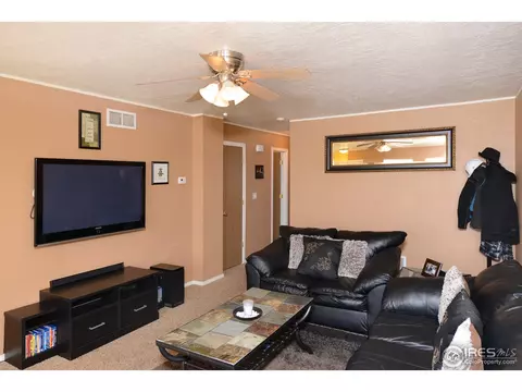 924 E 25th St, Greeley, CO 80631 photo 2