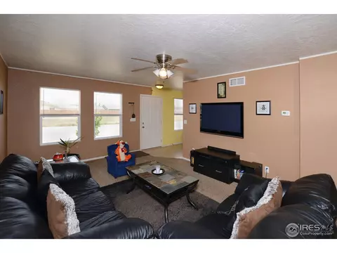 924 E 25th St, Greeley, CO 80631 photo 3