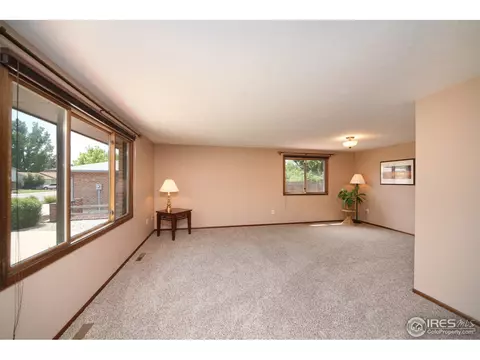 1503 Willow Dr, Berthoud, CO 80513 photo 2