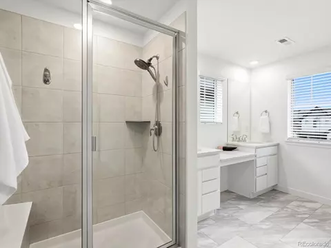 Bath - 15682 W Eureka Ave, Morrison, CO 80465 photo 2 of 6
