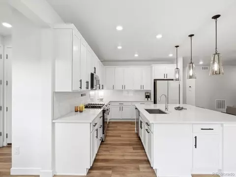 Kitchen - 15682 W Eureka Ave, Morrison, CO 80465 photo 4 of 4