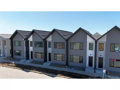 909 Edge Cir, Longmont, CO 80501