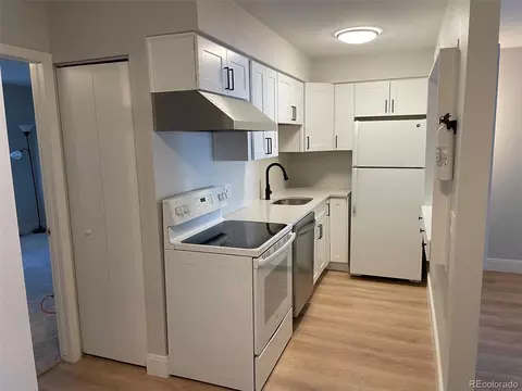 5770 E Warren Ave #113, Denver, CO 80222