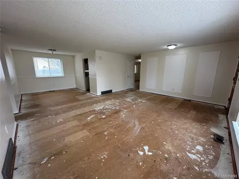 Living - 16180 E Flora Pl, Aurora, CO 80013 photo 1 of 6