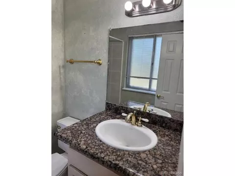 Bath - 16180 E Flora Pl, Aurora, CO 80013 photo 3 of 4