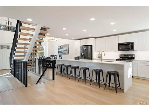 10697 W Peakview Dr, Littleton, CO 80127