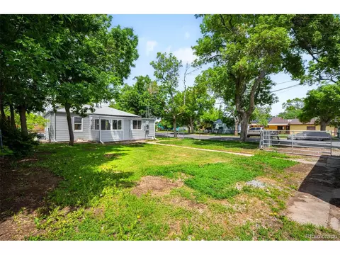1180 Newark St, Aurora, CO 80010