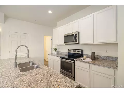 16057 E Warner Dr, Denver, CO 80239 photo 6