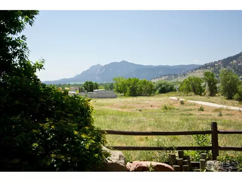 848 Yellow Pine Ave, Boulder, CO 80304 photo 2