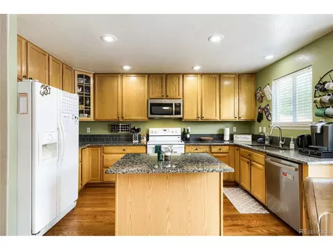 Kitchen - 5801 E 118th Pl, Denver, CO 80233 photo 4 of 4
