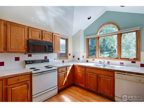 4184 Amber Pl, Boulder, CO 80304 photo 5