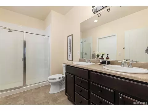 Bath - 19695 E Atlantic Dr #D, Aurora, CO 80013 photo 1 of 2