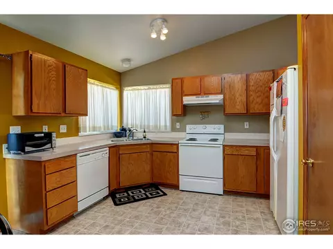 240 E Ilex St, Milliken, CO 80543 photo 4