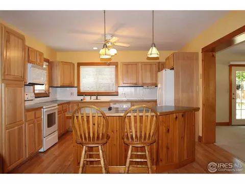935 5th St, Berthoud, CO 80513 photo 3