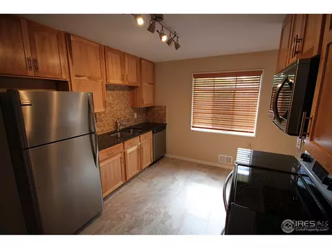 260 S 39th St, Boulder, CO 80305 photo 2