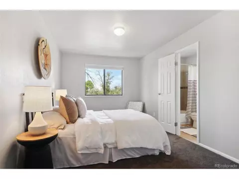 4055 S Pitkin Way, Aurora, CO 80013 photo 9