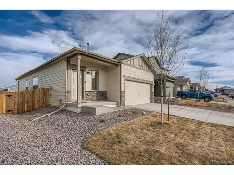 370 Maple St, Bennett, CO 80102 photo 2