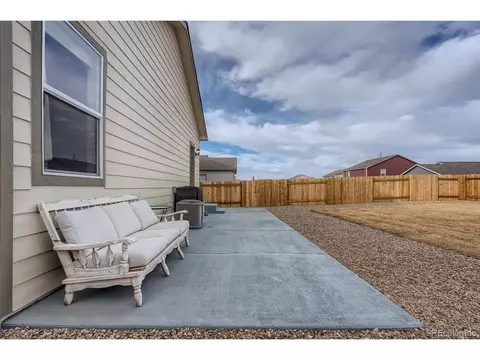 370 Maple St, Bennett, CO 80102 photo 25