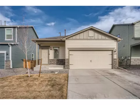 370 Maple St, Bennett, CO 80102 photo 1