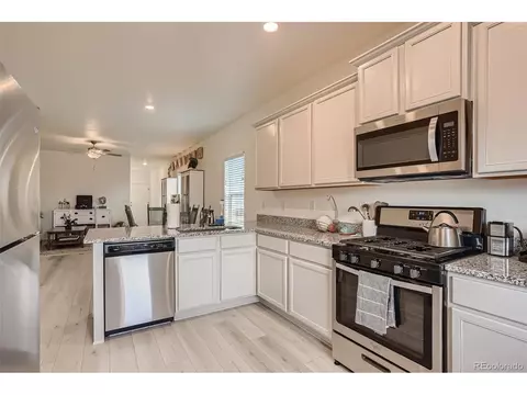 370 Maple St, Bennett, CO 80102 photo 12