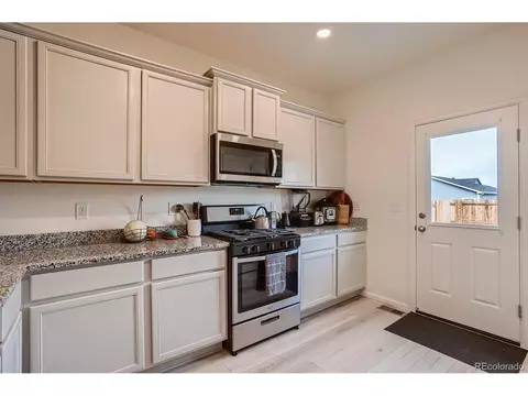 370 Maple St, Bennett, CO 80102 photo 13