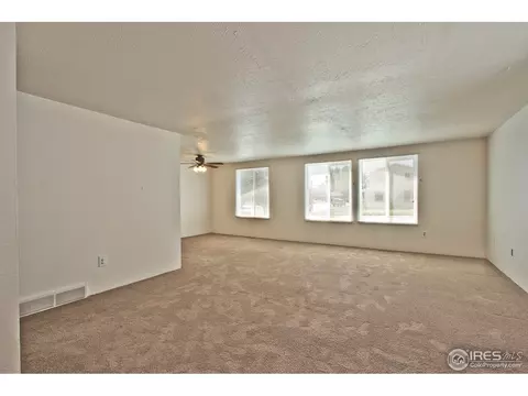 724 Eldora Pl, Longmont, CO 80504 photo 2