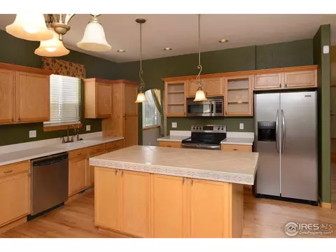 137 Becker Cir, Johnstown, CO 80534 photo 5
