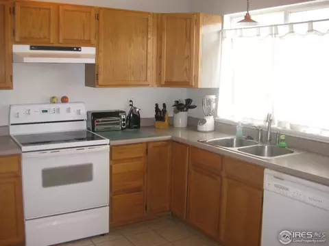 19000 E Hamilton Pl, Aurora, CO 80013 photo 9
