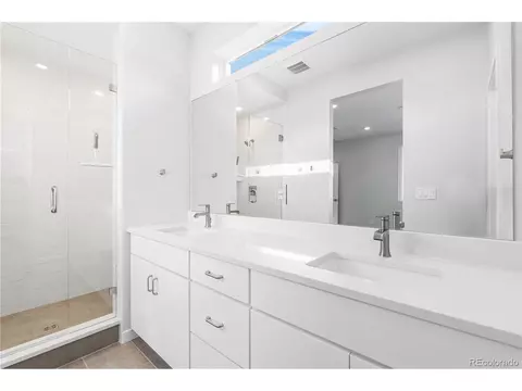 Bath - 12124 Octave Ave, Lone Tree, CO 80124 photo 4 of 4