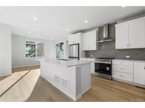 Kitchen - 12124 Octave Ave, Lone Tree, CO 80124 photo 5 of 6