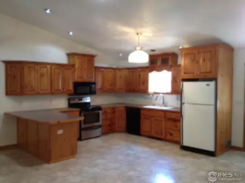 719 3rd St, Berthoud, CO 80513 photo 2