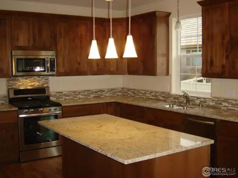 10091 Devonshire St, Longmont, CO 80504 photo 3