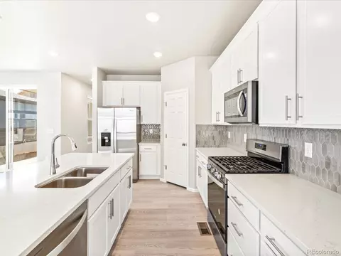 22415 E 7th Pl, Aurora, CO 80018 photo 6