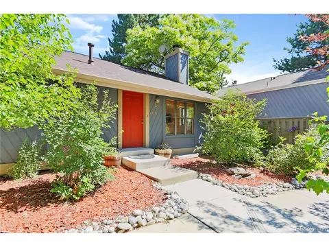 10223 E Peakview Ave, Englewood, CO 80111