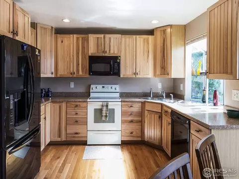 19752 E Bates Dr, Aurora, CO 80013 photo 5